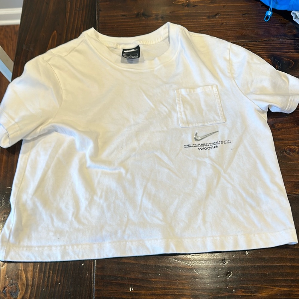 Nike crop T-shirt - women’s medium
